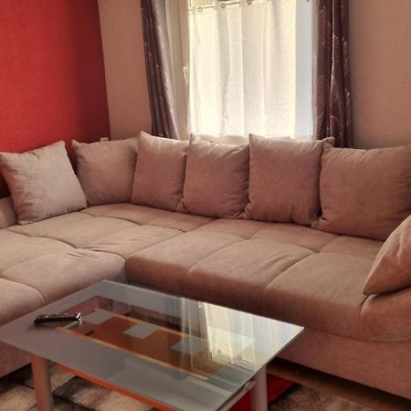 Schoene 2-Zimmer Ferienwohnung โลฟฟิงเกน ภายนอก รูปภาพ
