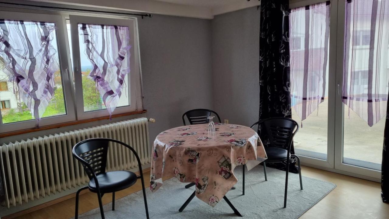 Schoene 2-Zimmer Ferienwohnung โลฟฟิงเกน ภายนอก รูปภาพ