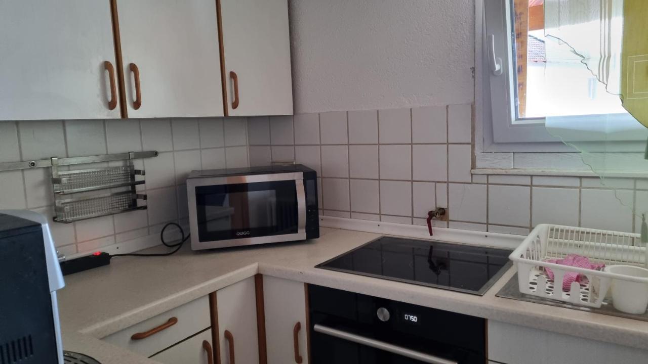 Schoene 2-Zimmer Ferienwohnung โลฟฟิงเกน ภายนอก รูปภาพ