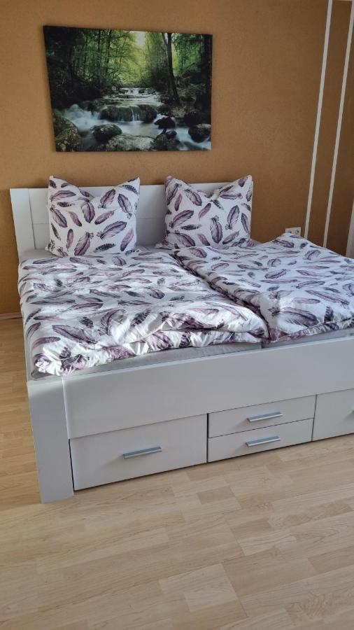 Schoene 2-Zimmer Ferienwohnung โลฟฟิงเกน ภายนอก รูปภาพ